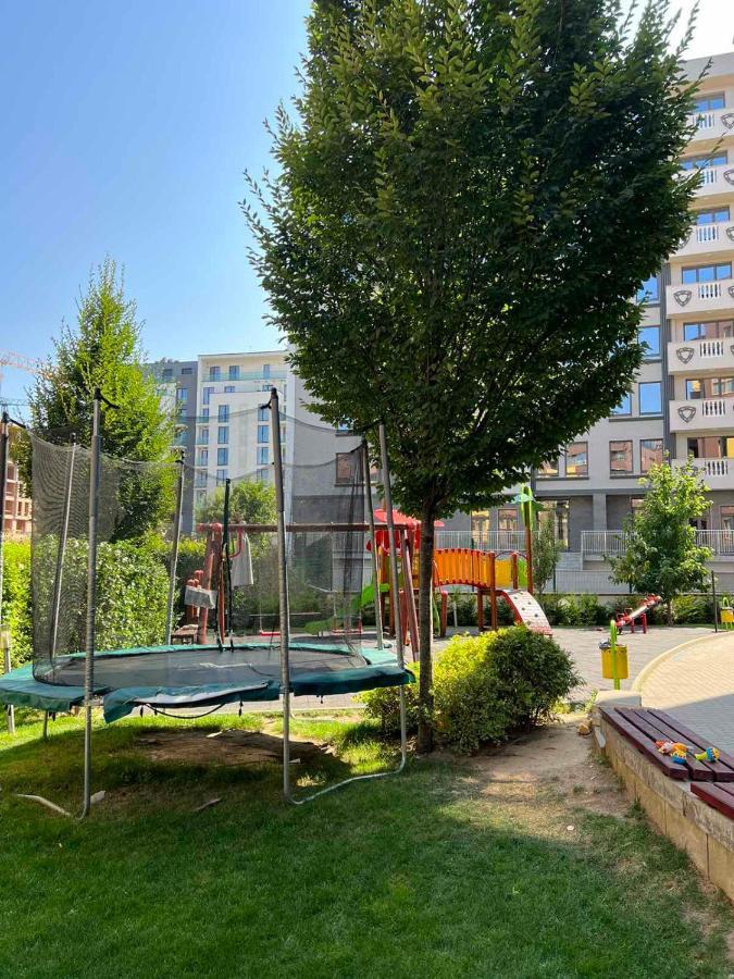Apartment Johannesburg Spacious Family W Free Parking And Playground Sofia